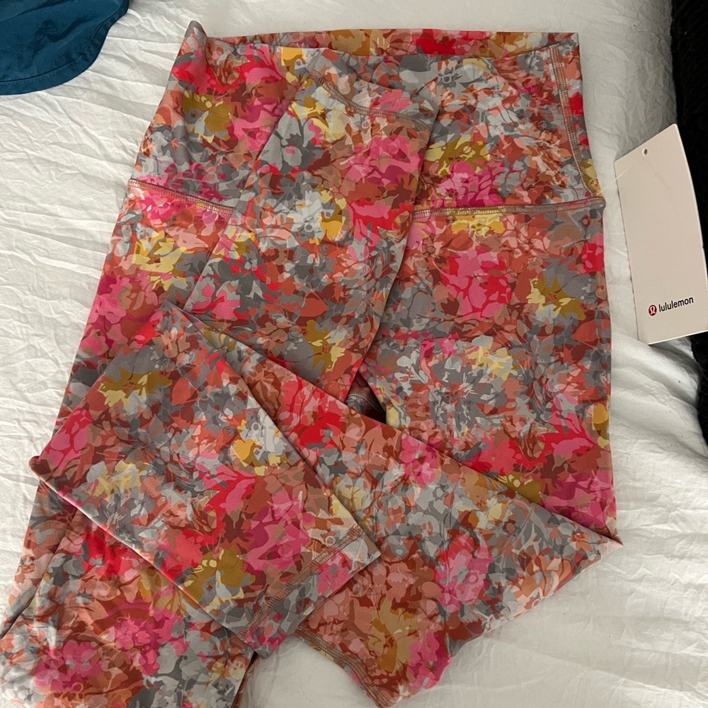 Lululemon leggings- new